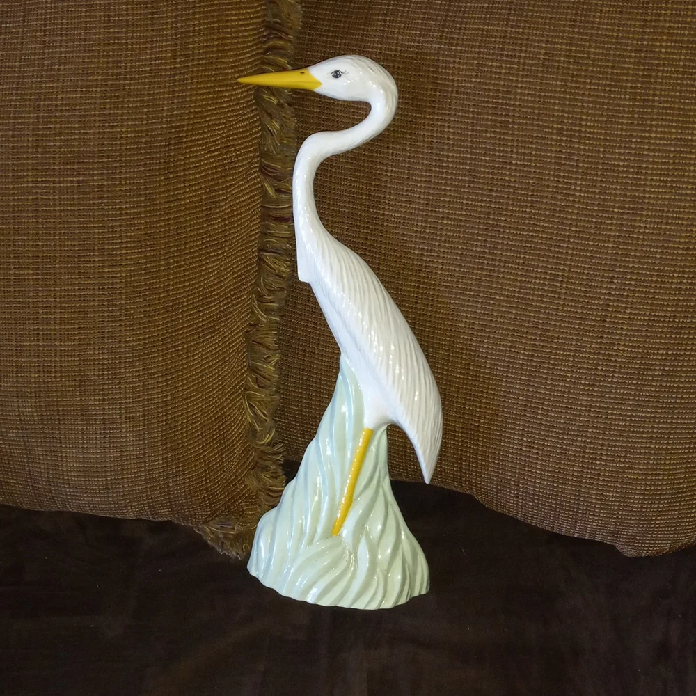 Stork bird. Has a small piece of paint missing at bottom, barely noticeable. - Picture 2 of 4